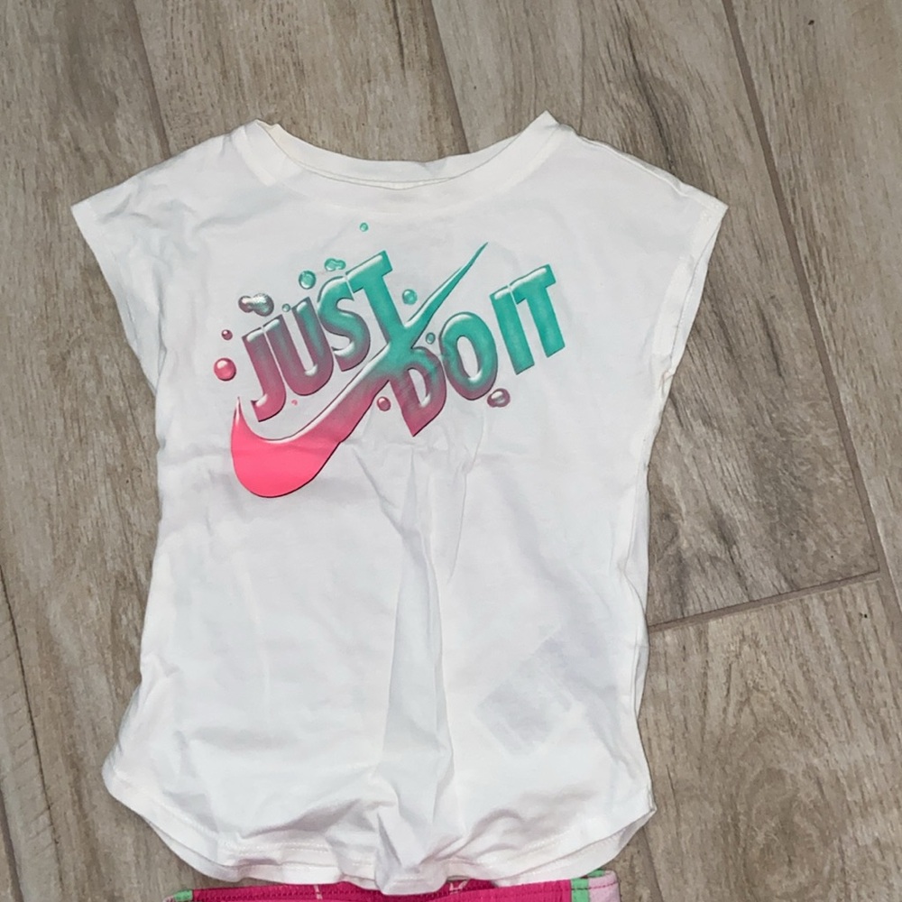 Nike Girls Kids Toddler 3T Outfit Set Shorts T Shirt Pink Green - Picture 2 of 6